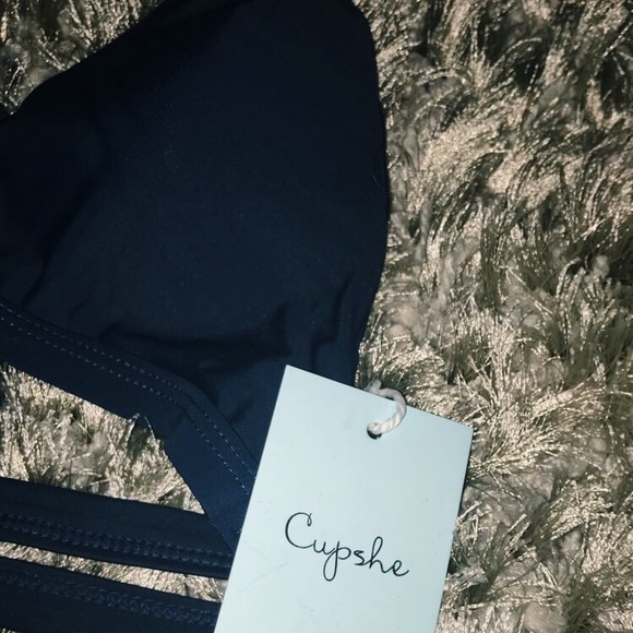 Cupshe brand be swimsuit - Picture 5 of 5